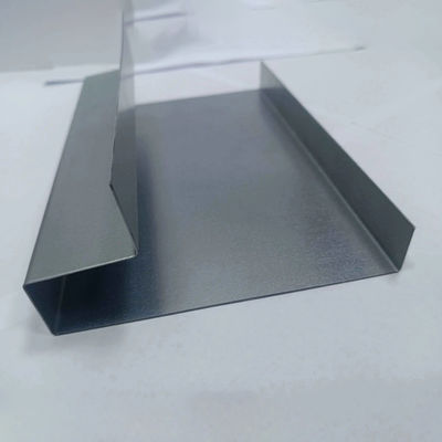 İyi bir fiyat. Alüminyum Güneş Paneli Kanalı 1.6KN/M2 C Kanalı çevrimiçi